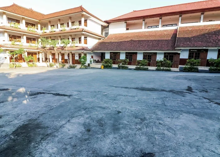 Oyo 3938 Made Bali Hotel 5*